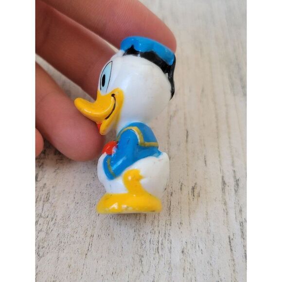Vintage miniature Donald Duck blue outfit hand fold bow toy figure - Picture 6 of 6